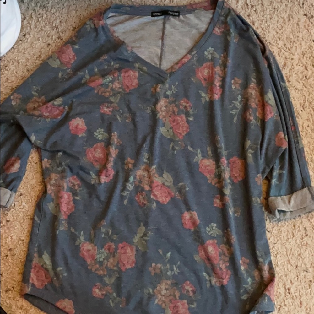 Blue Rose floral 3/4 length sleeve